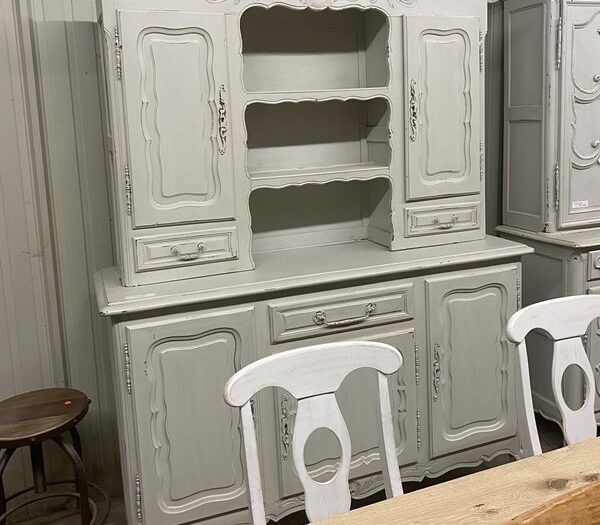 Antique Dresser (5 Dr,3 Dwr)