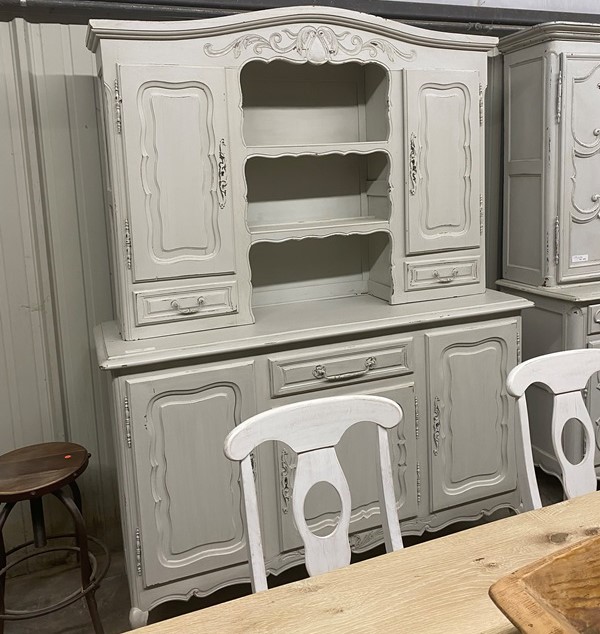 Antique Dresser (5 Dr,3 Dwr)